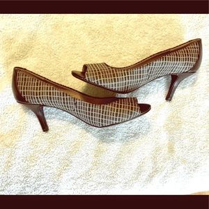 COPY - Kitten heels, elegant open toe black gray 9.5
